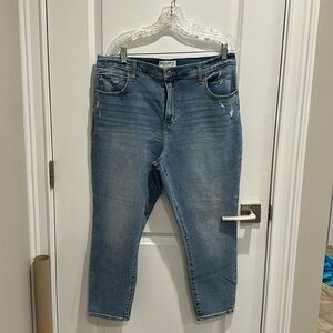 Abercrombie & Fitch the super skinny high rise jean.NWT